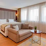 Uno Smart Koeln Отель 3*