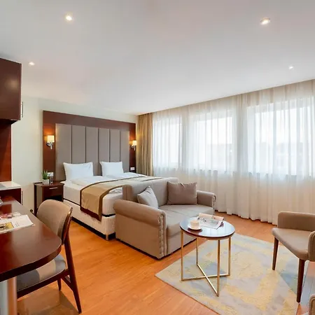 Hotell Uno Smart Koeln 3*