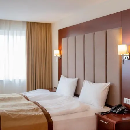 מלון Uno Smart Koeln 3*