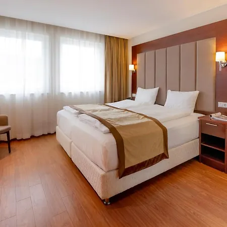 Hotell Uno Smart Koeln 3*