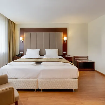 Hotell Uno Smart Koeln 3*