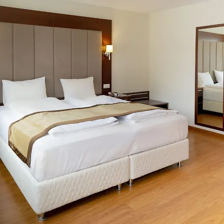 Uno Smart Koeln Hotel 3*