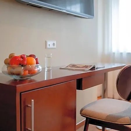 Hotel Uno Smart Koeln 3*