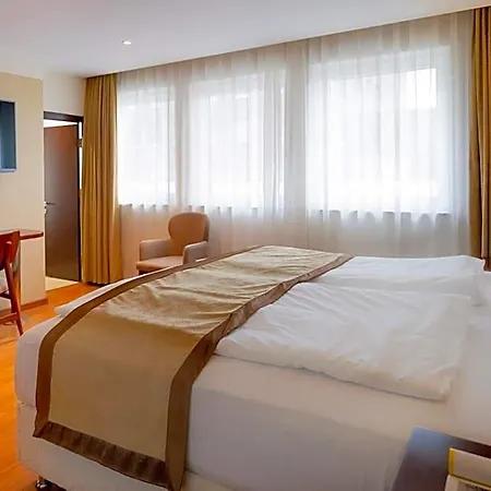 Hotel Uno Smart Koeln 3*