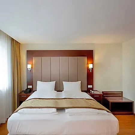 Uno Smart Koeln Hotel 3*