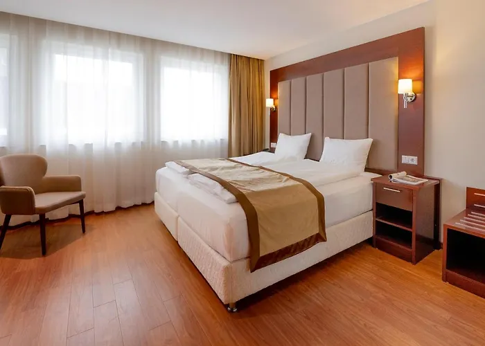 Hotel Uno Smart Koeln 3*