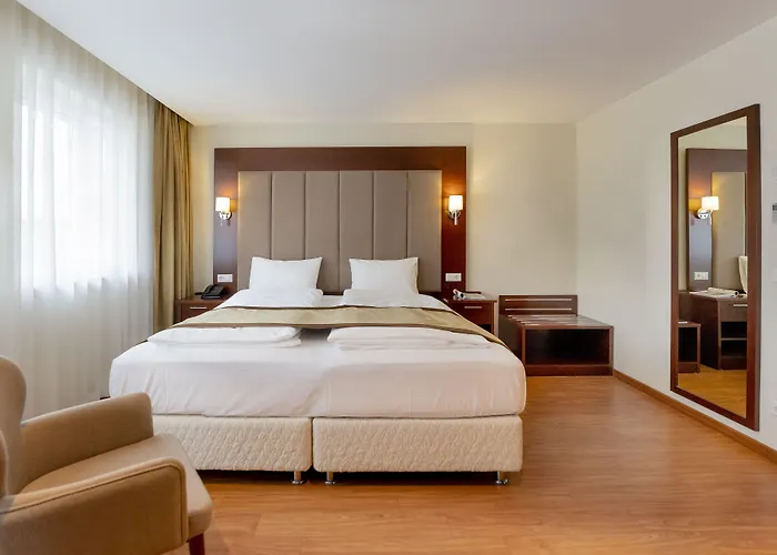 Hotel Uno Smart Koeln 3*